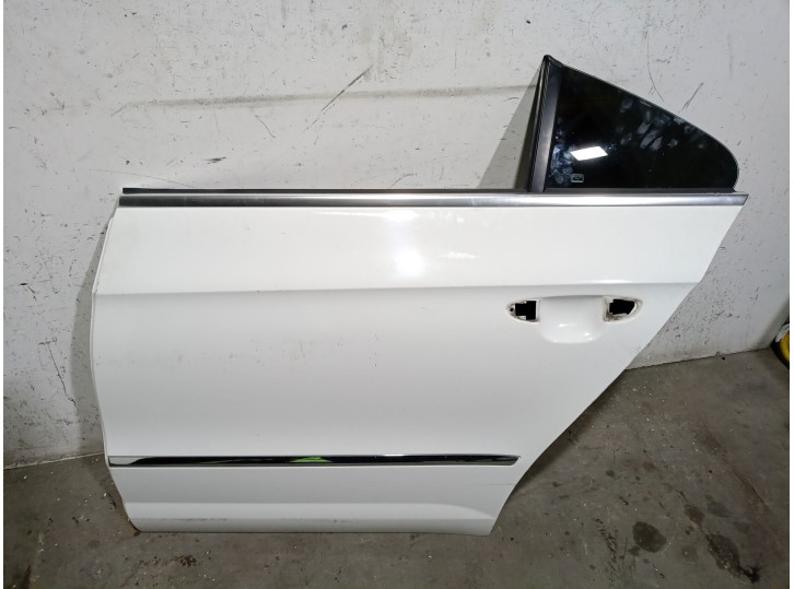 Recambio de puerta trasera izquierda para volkswagen cc referencia OEM IAM  3C8833055E 