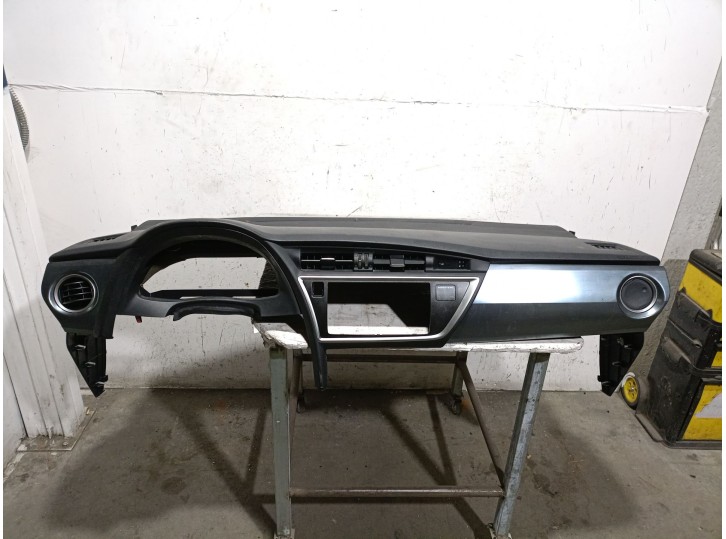 Recambio de salpicadero para toyota auris (_e18_) 1.8 hybrid (zwe186_) referencia OEM IAM  5540102900C0 