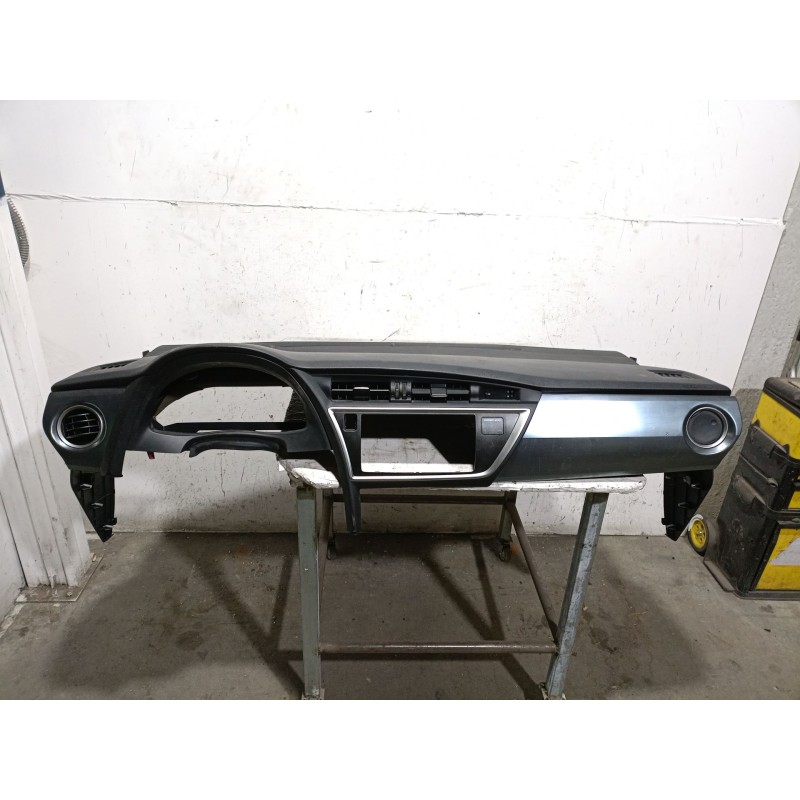 Recambio de salpicadero para toyota auris (_e18_) 1.8 hybrid (zwe186_) referencia OEM IAM  5540102900C0 