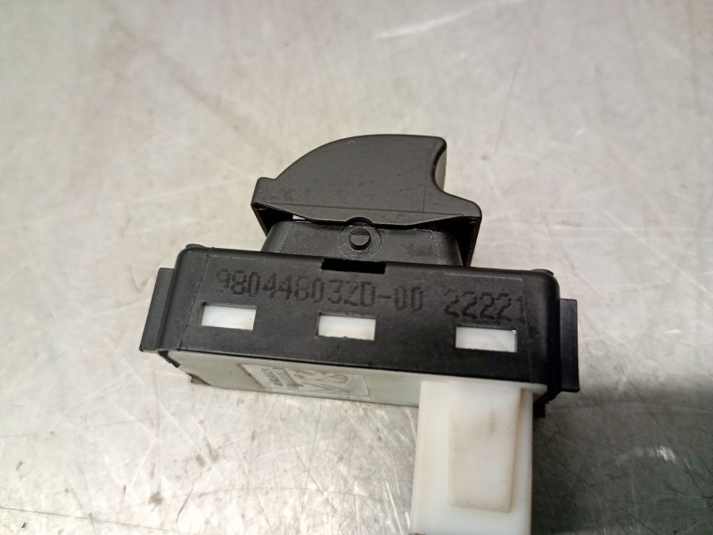 Recambio de mando elevalunas trasero derecho para opel mokka 1.2 (76) referencia OEM IAM 98044803ZD  