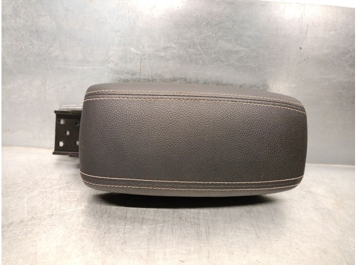 Recambio de apoyabrazos central para kia picanto iii (ja) 1.2 referencia OEM IAM 84660G6000 84660G6000WK 