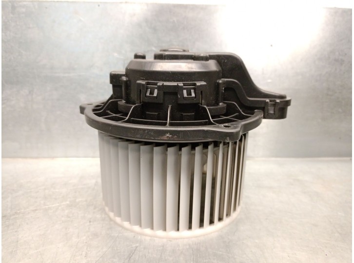 Recambio de motor calefaccion para kia picanto iii (ja) 1.2 referencia OEM IAM 97111G6000 97111G6000 F00S3B2562 BOSCH