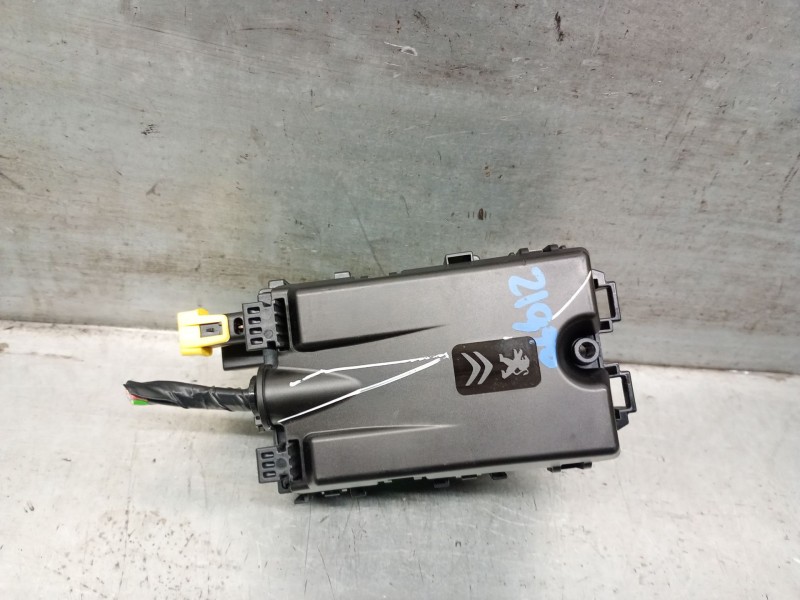 Recambio de caja reles / fusibles para opel mokka 1.2 (76) referencia OEM IAM 9675730380  