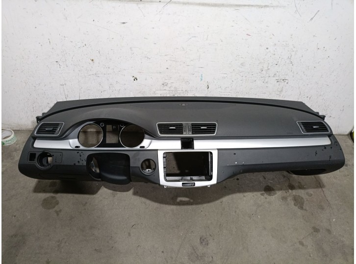Recambio de salpicadero para volkswagen cc referencia OEM IAM 3AB857003ROBP 