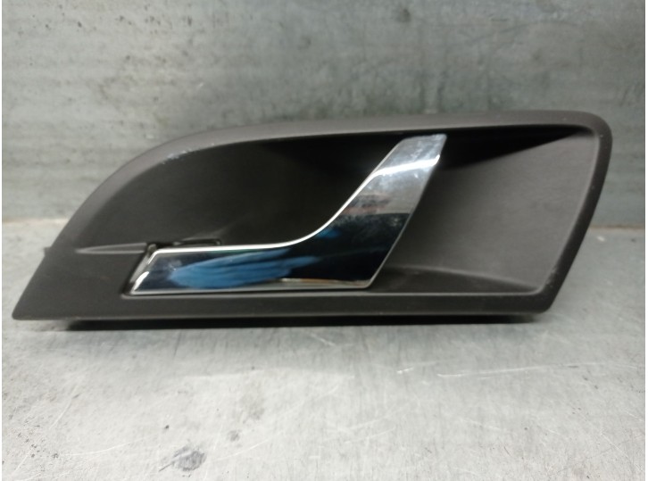 Replacement front left interior door handle for Skoda Superb II (3T4) 2.0 TDI 16V 4x4 OEM IAM reference 3T0839247 1319683