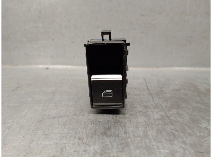 Recambio de mando elevalunas delantero derecho para mazda cx-30 (dm) skyactiv-g m hybrid referencia OEM IAM BDGF66370 BDGF66370 