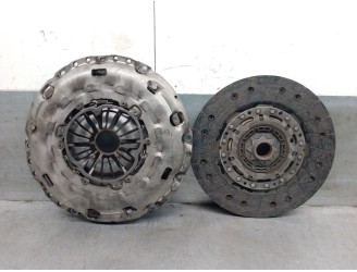 Recambio de kit embrague para volvo v50 (545) 2.0 d referencia OEM IAM 31367652 31367652 LUK