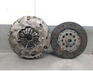 Recambio de kit embrague para volvo s60 ii (134) d3 referencia OEM IAM 31367641 31367641 324042310 LUK