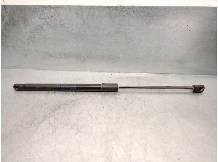 Replacement trunk / tailgate shock absorbers for Audi A4 B8 Avant (8K5) 2.0 TDI OEM IAM reference 8W9827552C 8W9827552C 