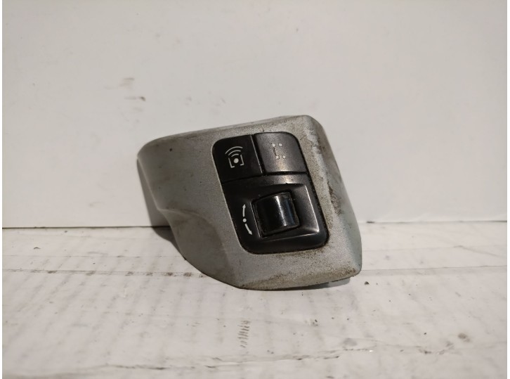 Recambio de mando volante para opel astra h twintop (a04) 1.9 cdti (l67) referencia OEM IAM 13208859 88139803