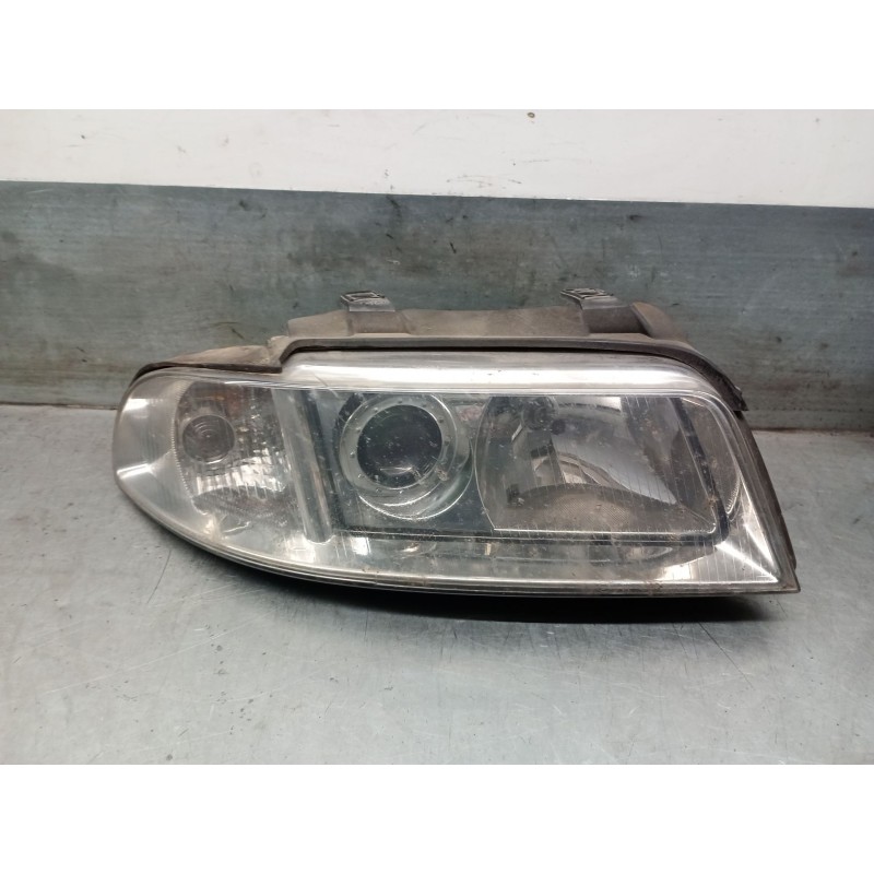 Recambio de faro derecho para audi a4 b5 (8d2) 1.9 tdi referencia OEM IAM 8D0941030AK  