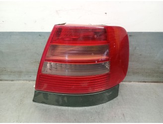 Replacement rear right tail light for Audi A4 B5 (8D2) 1.9 TDI OEM IAM reference 8D0945095G 