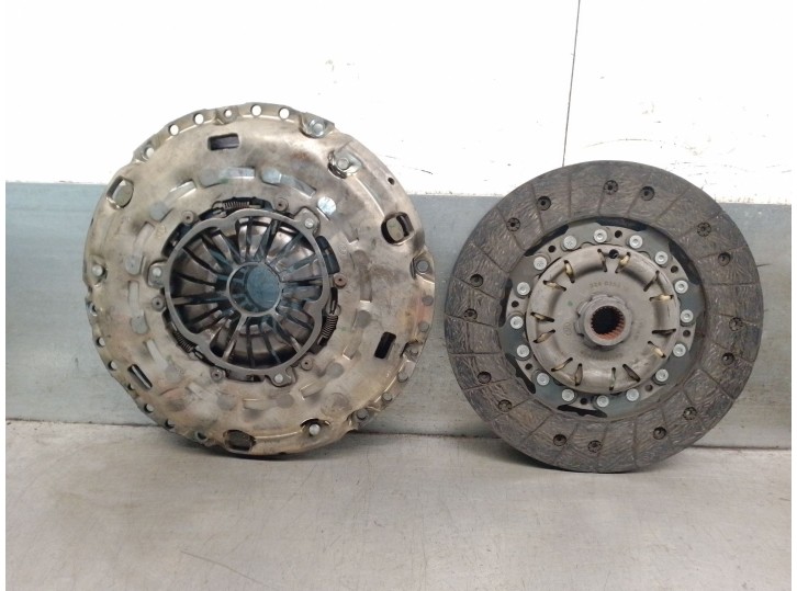 Recambio de kit embrague para skoda superb iii (3v3) 2.0 tdi referencia OEM IAM 04L141015E 04L141015E LUK