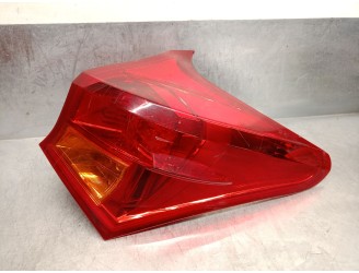 Recambio de piloto trasero derecho para toyota auris (_e18_) 1.8 hybrid (zwe186_) referencia OEM IAM 8155102730 8155102730 