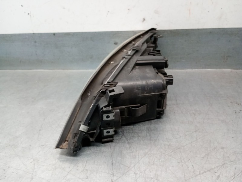 Recambio de faro derecho para ford mondeo iii turnier (bwy) 2.0 tdci referencia OEM IAM 1435619 1435619 