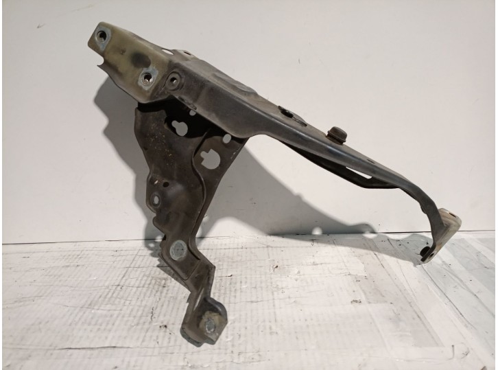 Replacement right headlight bracket for Opel Astra H TwinTop (A04) 1.9 CDTi (L67) OEM IAM reference 13110788 