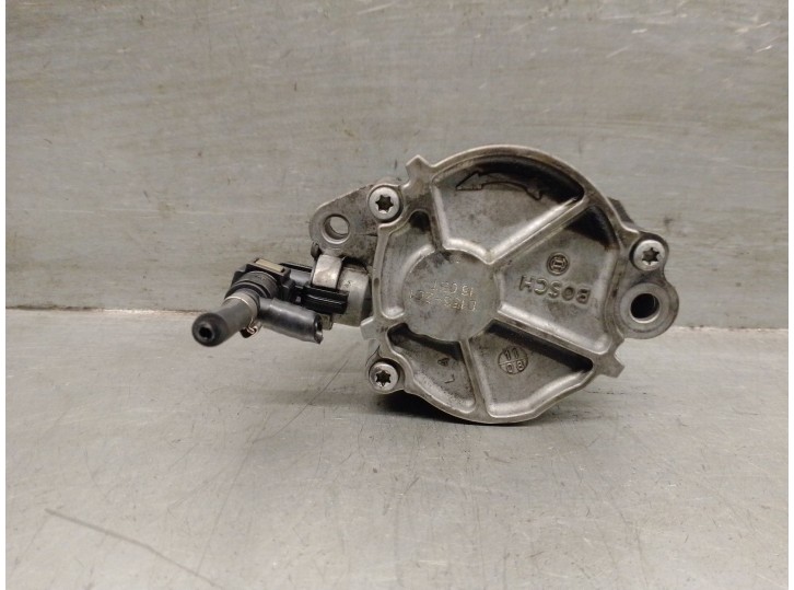 Replacement brake vacuum pump / booster for Ford Focus C-Max (DM2) 1.6 TDCi OEM IAM reference D1562C1 BOSCH