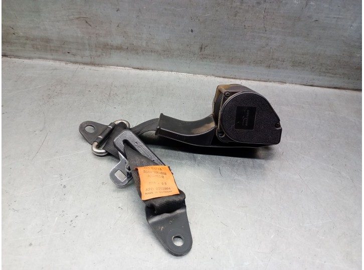Replacement rear left seat belt for BMW 7 Series (E23) OEM IAM reference 72111872973 