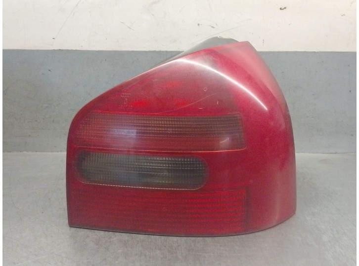 Replacement rear right tail light for Audi A3 (8L1) 1.9 TDI OEM IAM reference 8L0945096 8L0945096A 