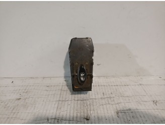 Recambio de mando elevalunas delantero derecho para hyundai coupe i (rd) 2.0 16v referencia OEM IAM 9358027000 9358027000 