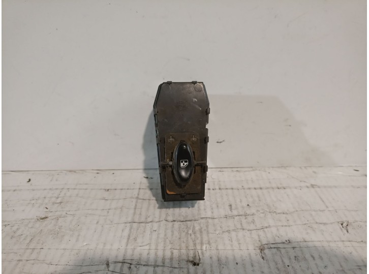 Recambio de mando elevalunas delantero derecho para hyundai coupe i (rd) 2.0 16v referencia OEM IAM 9358027000 9358027000 