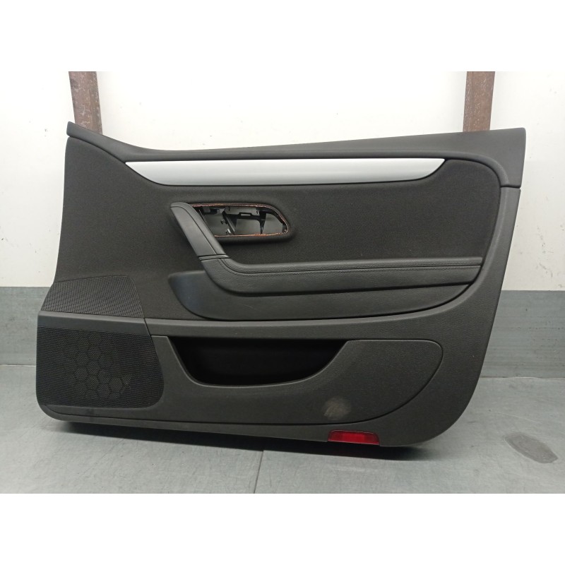 Recambio de guarnecido puerta delantera derecha para volkswagen cc referencia OEM IAM 3C8867012 3C8867012B 