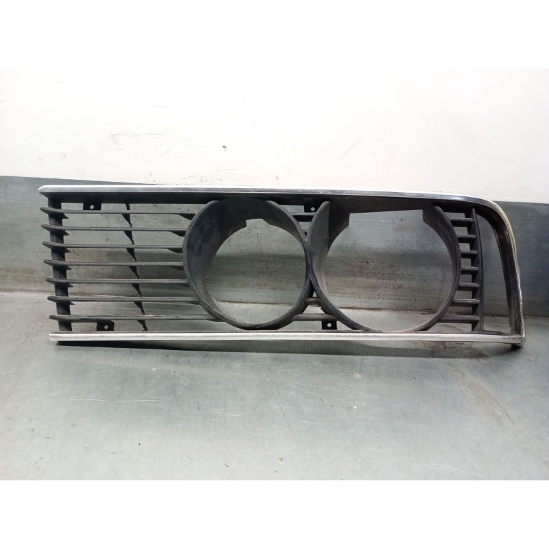 Recambio de rejilla delantera para bmw serie 7 (e23) referencia OEM IAM 51131853877  