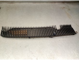 Recambio de rejilla delantera para bmw serie 7 (e23) referencia OEM IAM 51131870624 