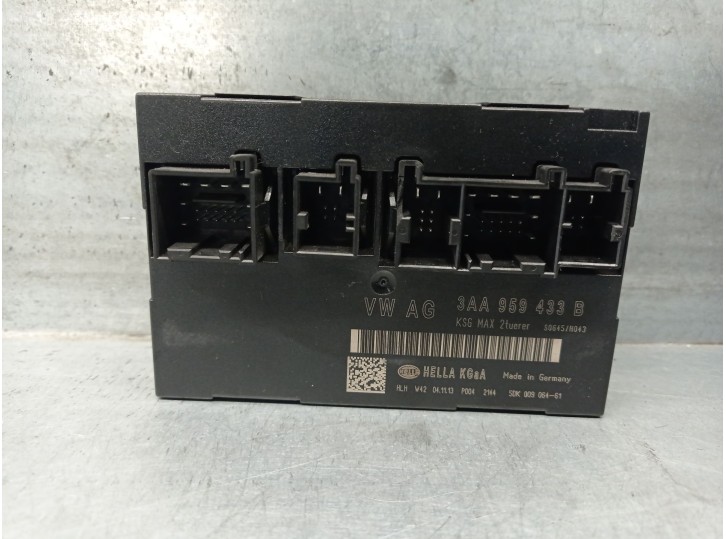 Recambio de modulo electronico para volkswagen cc referencia OEM IAM 3AA959433B  5DK00906461 HELLA