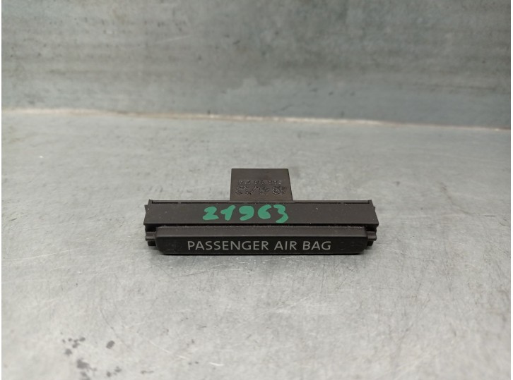 Recambio de pantalla multifuncion para volkswagen cc referencia OEM IAM 3AA919234  