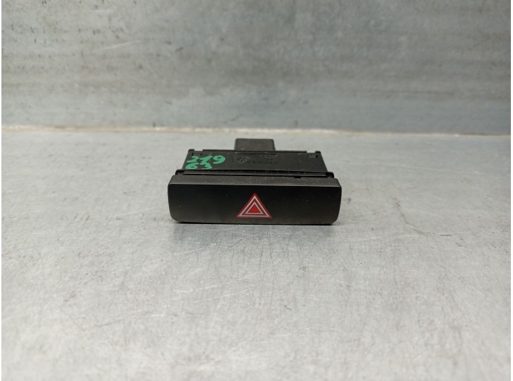 Recambio de warning para volkswagen cc referencia OEM IAM 3AA953509  