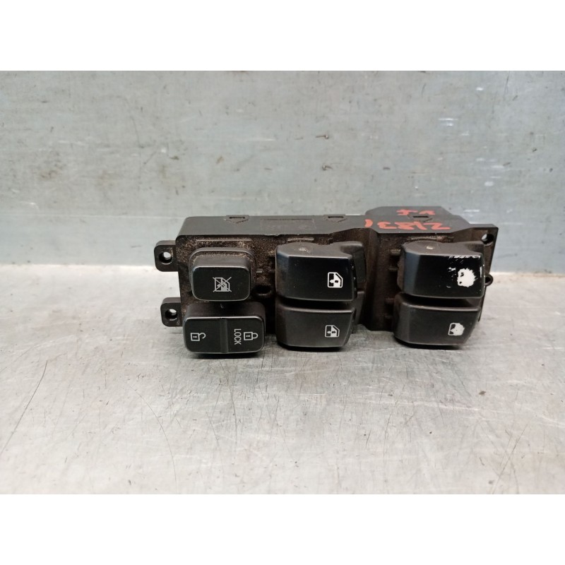 Recambio de mando elevalunas delantero izquierdo para ssangyong rodius i 2.7 xdi 4wd referencia OEM IAM 8582021000  