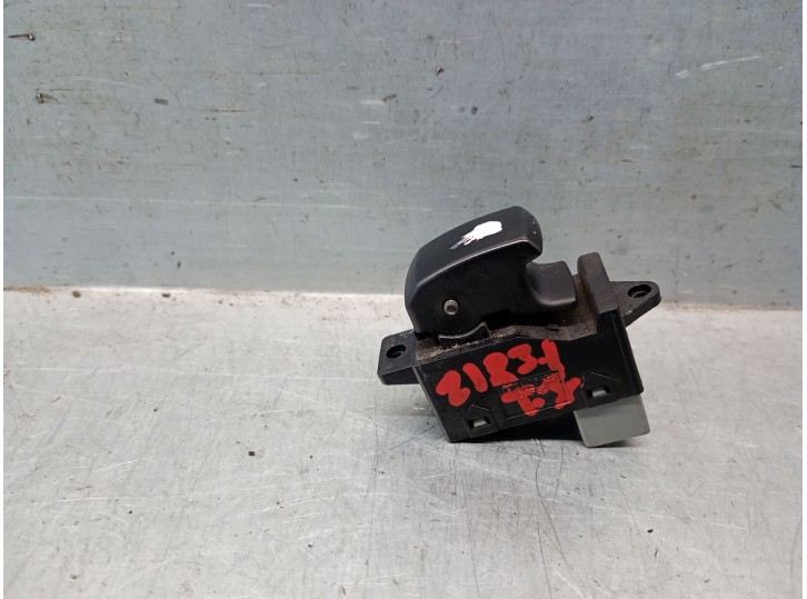 Recambio de mando elevalunas trasero izquierdo para ssangyong rodius i 2.7 xdi 4wd referencia OEM IAM 621W05450  