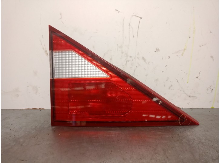 Recambio de piloto trasero izquierdo para ssangyong rodius i 2.7 xdi referencia OEM IAM 8360221201 8360221201 