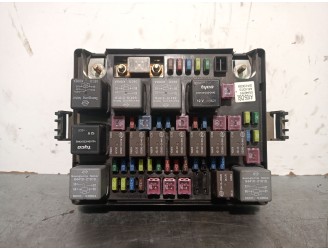 Recambio de caja reles / fusibles para ssangyong rodius i 2.7 xdi referencia OEM IAM A105DSL A105DSL 