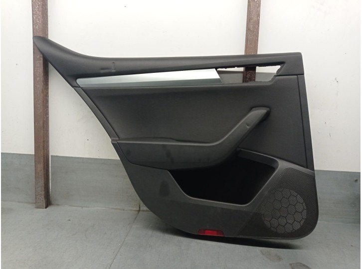 Recambio de guarnecido puerta trasera izquierda para skoda superb iii (3v3) 2.0 tdi referencia OEM IAM 3V5861211 3V5861211 