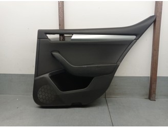 Recambio de guarnecido puerta trasera derecha para skoda superb iii (3v3) 2.0 tdi referencia OEM IAM 3V5861212 3V5861212 3V98612