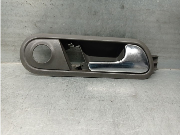 Recambio de maneta interior delantera derecha para seat ibiza iii (6l1) 1.4 tdi referencia OEM IAM 6L0837114H  
