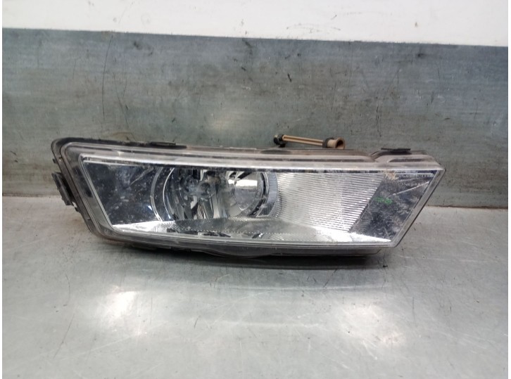 Recambio de faro antiniebla derecho para skoda rapid spaceback (nh1) 1.6 tdi referencia OEM IAM 5JA941700B  5JA941700