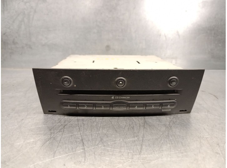 Replacement audio system / CD radio for Renault Megane II Station Wagon (KM0/1_) 1.9 dCi (KMRG, KM1G, KM0G, KM2C) reference O