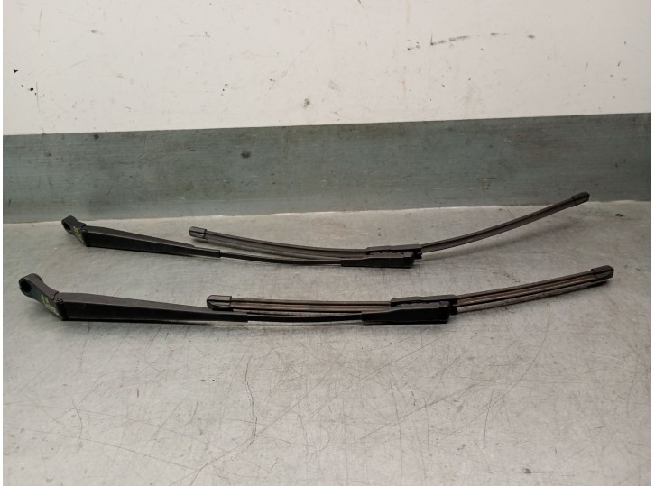 Recambio de brazo limpia delantero derecho para opel zafira b furgoneta/monovolumen (a05) 1.9 cdti van (m75) referencia OEM IAM 