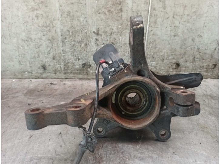 Replacement front left stub axle for Kia Carens ( ) 1.7 CRDi cat OEM IAM reference 51715A4001 51715A4001 