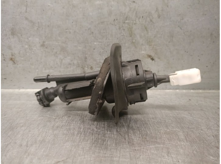 Recambio de bomba embrague para ford grand c-max (dxa/cb7, dxa/ceu) 1.6 tdci referencia OEM IAM 3M547A543 1863548 
