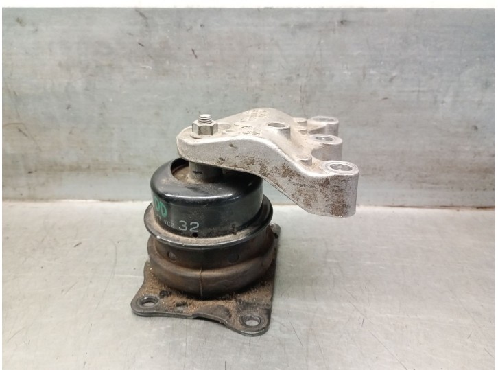 Replacement engine mount for Skoda Rapid Spaceback (NH1) 1.6 TDI OEM IAM reference 6C0199262E 6Q01991845AA