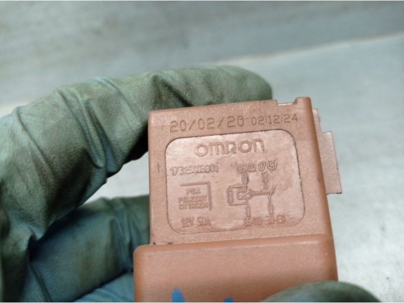 Recambio de rele para peugeot 208 ii (ub_, up_, uw_, uj_) e-208 referencia OEM IAM 17325003001  OMRON