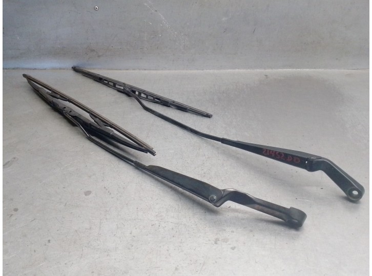 Recambio de brazo limpia delantero derecho para volkswagen golf iii cabriolet (1e7) 2.0 referencia OEM IAM 1H1955410B 1H1955410B