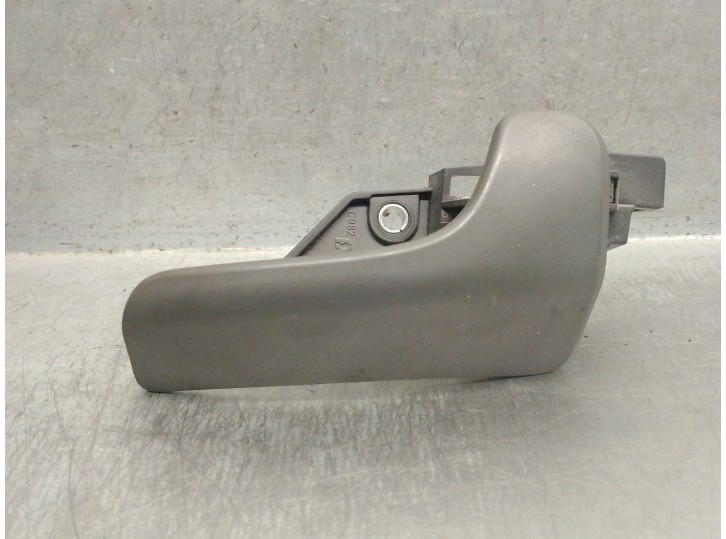 Replacement front right interior door handle for Citroën Jumper II van 2.2 HDi 110 OEM IAM reference 911760 911760 C982