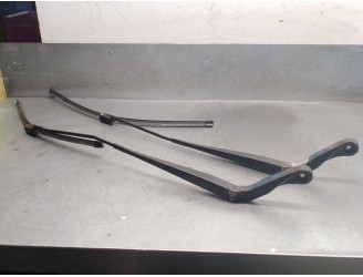 Recambio de brazo limpia delantero derecho para citroën jumper ii furgoneta 2.2 hdi 110 referencia OEM IAM 6429CJ 6429CK 