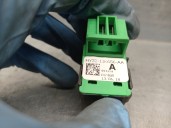 Replacement hazard warning switch for Land Rover Discovery V (L462) 2.0 SD4 4x4 OEM IAM reference HY3211K656AA 