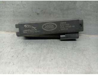 Replacement antenna for Land Rover Discovery V (L462) 2.0 SD4 4x4 OEM IAM reference JPLA15K603AB 5C8111F00